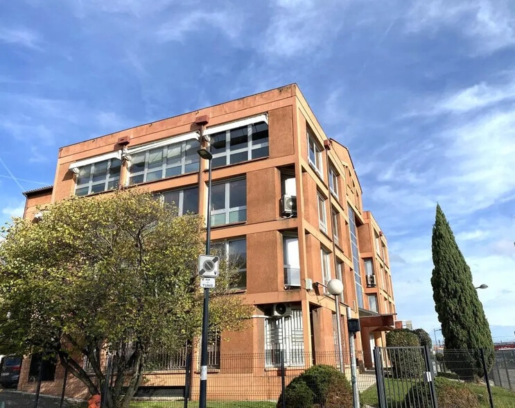 Office in Toulouse for lease - Building Photo - Image 3 of 7