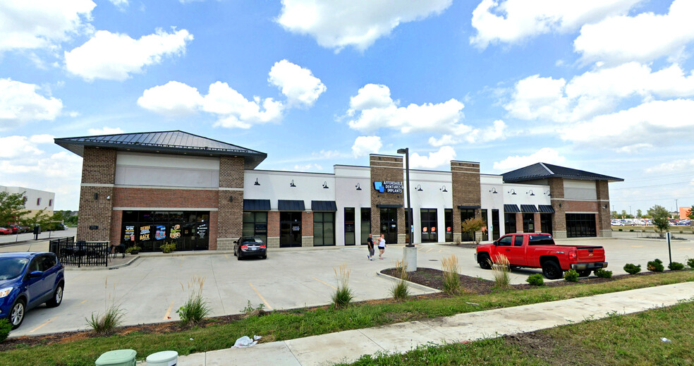 902 Meijer Dr, Champaign, IL for lease - Building Photo - Image 2 of 18