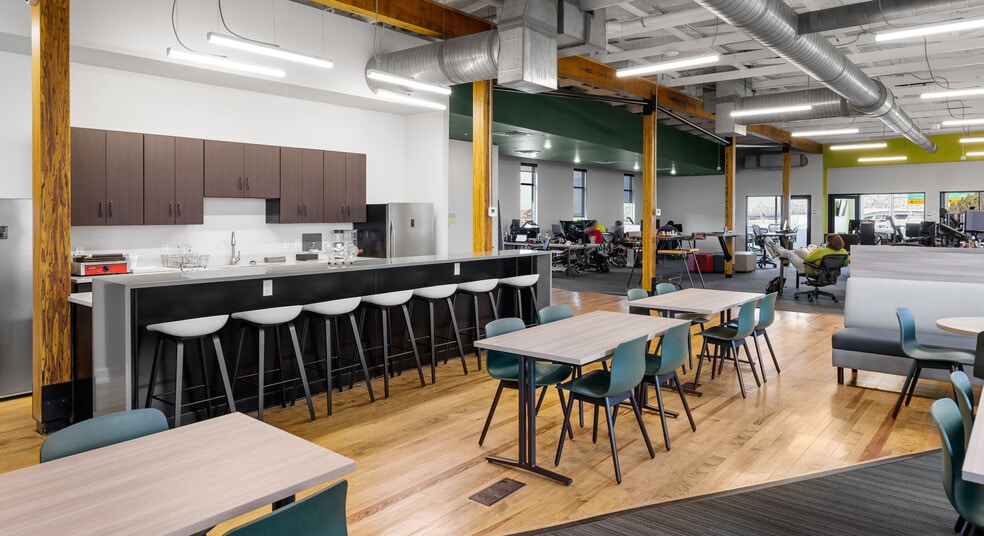 552 E Market St, Louisville, KY for lease - Interior Photo - Image 3 of 29