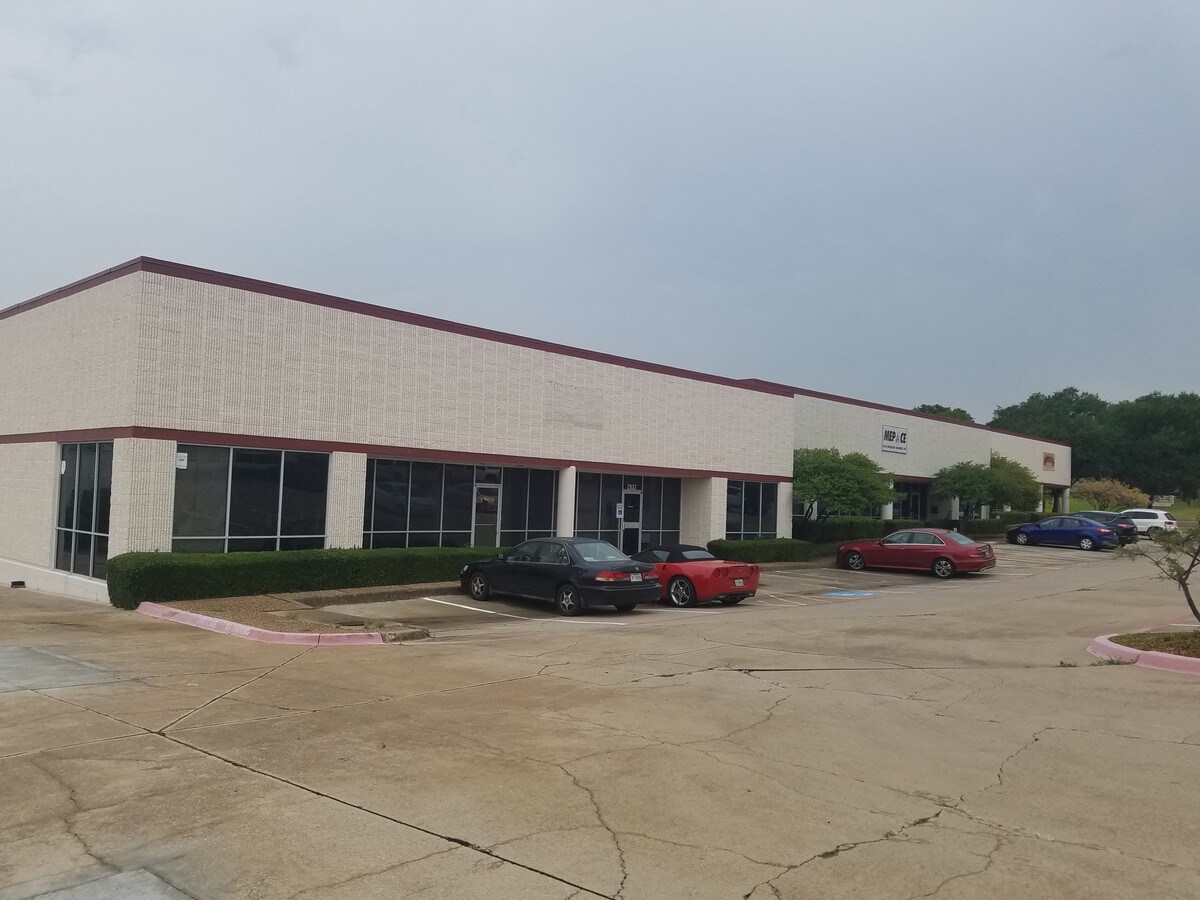 2932 Story Rd W, Irving, TX 75038