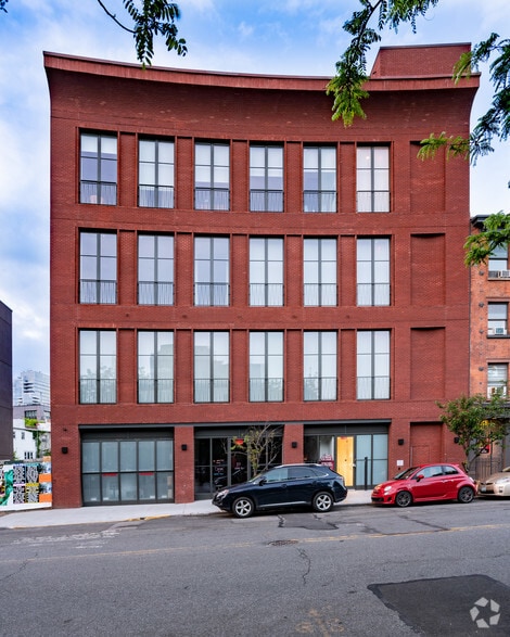 87-89 Grand St, Brooklyn, NY for lease - Building Photo - Image 1 of 1