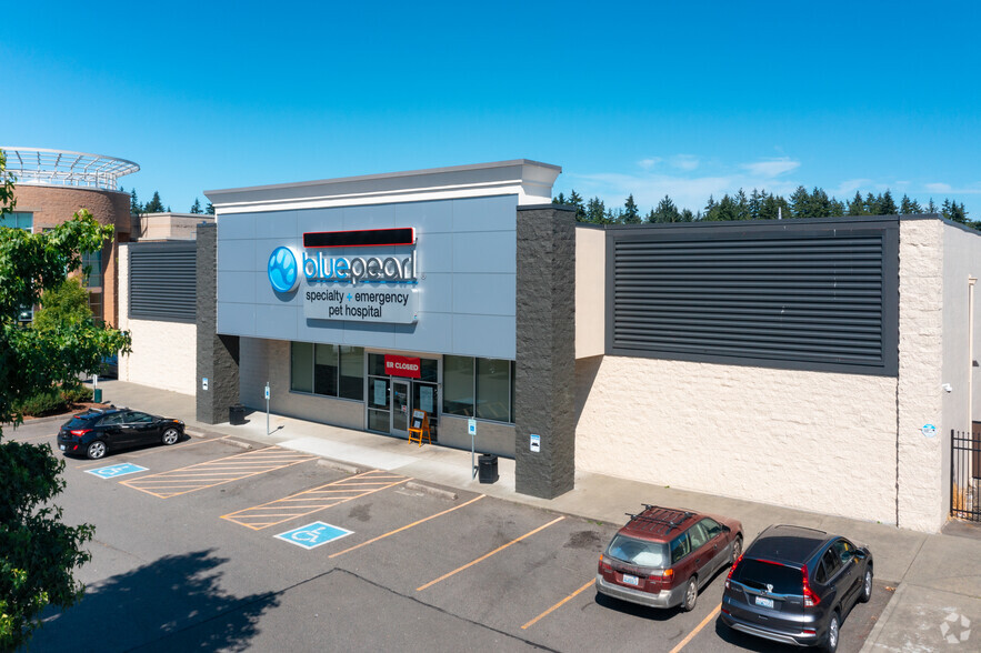 13240 Aurora Ave N, Seattle, WA for lease - Building Photo - Image 1 of 4