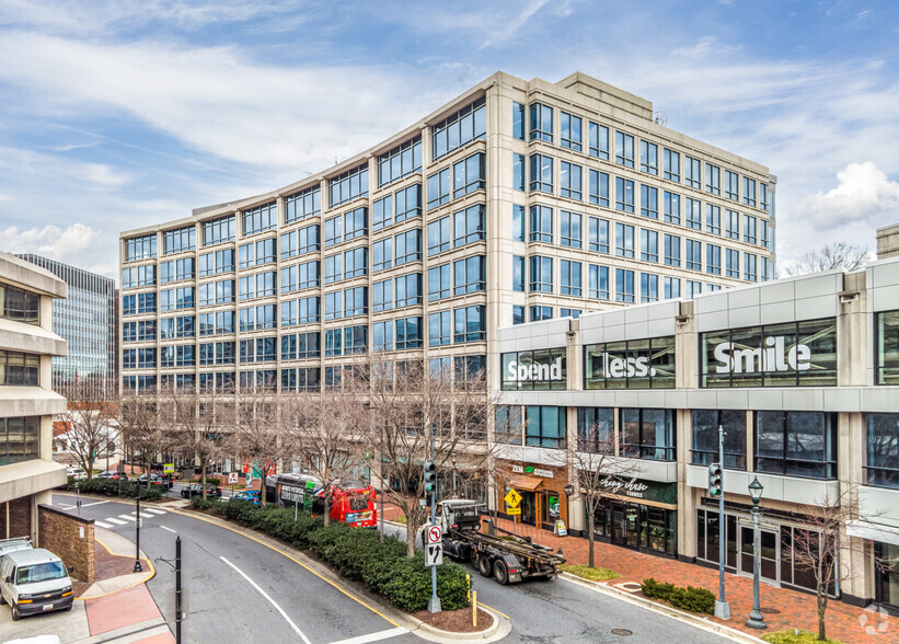 5425-5481 Wisconsin Ave, Chevy Chase, MD for lease - Building Photo - Image 3 of 15