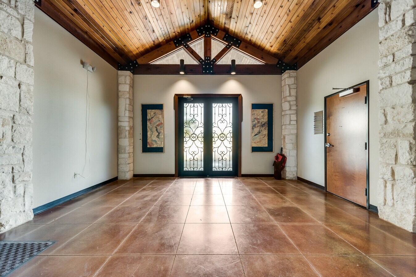 713 W Broad St, Forney, TX 75126