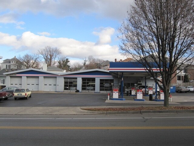 1514 Grandin Rd SW, Roanoke, VA for sale Primary Photo- Image 1 of 1