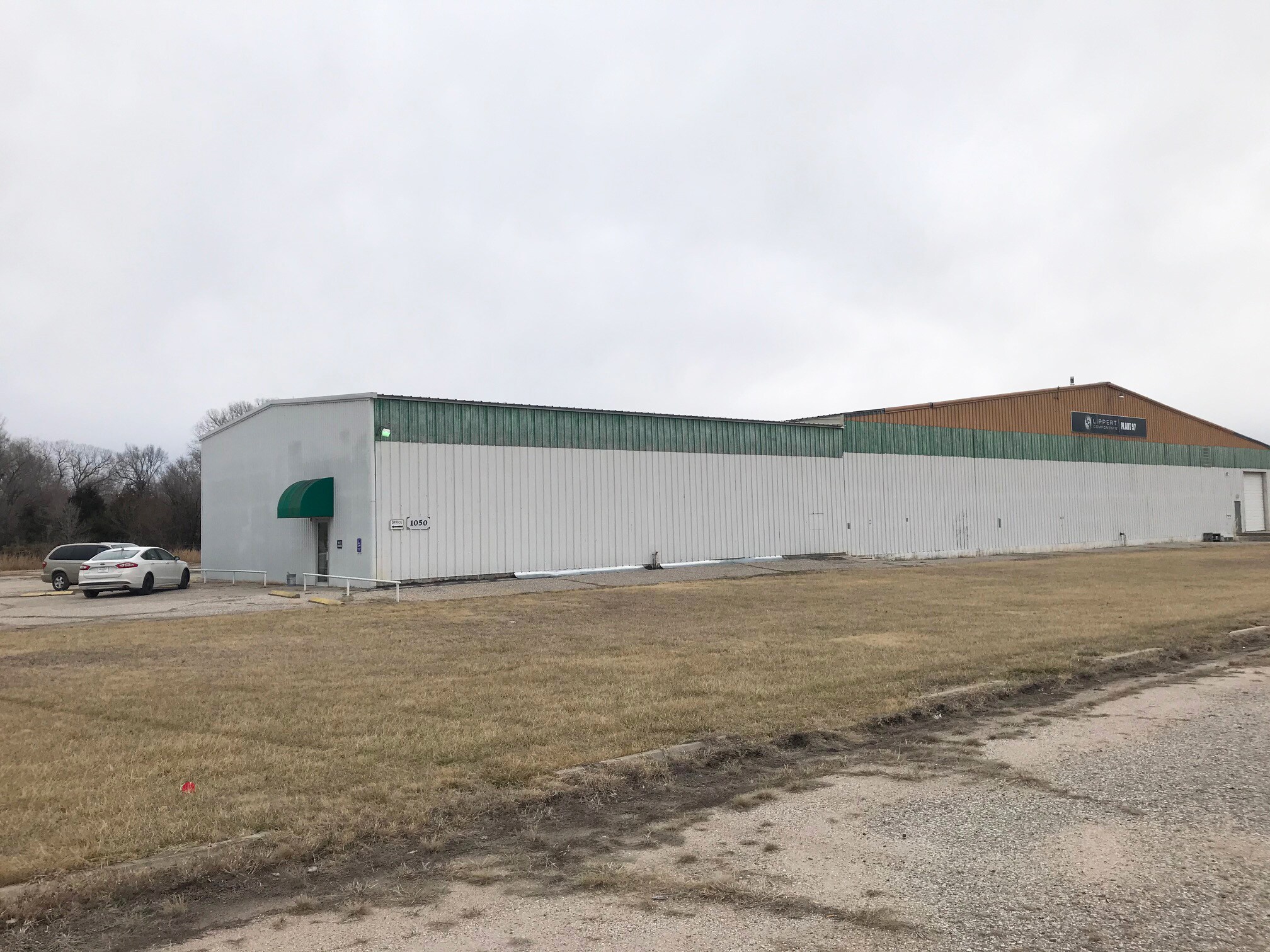 1050 S Meridian Rd, Newton, KS for sale Primary Photo- Image 1 of 1