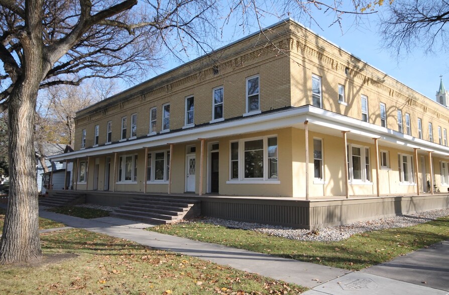 217 Chestnut St, Grand Forks, ND for sale - Building Photo - Image 1 of 13