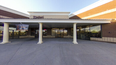 500-692 Hanes Mall Blvd, Winston-Salem, NC for lease Building Photo- Image 1 of 9