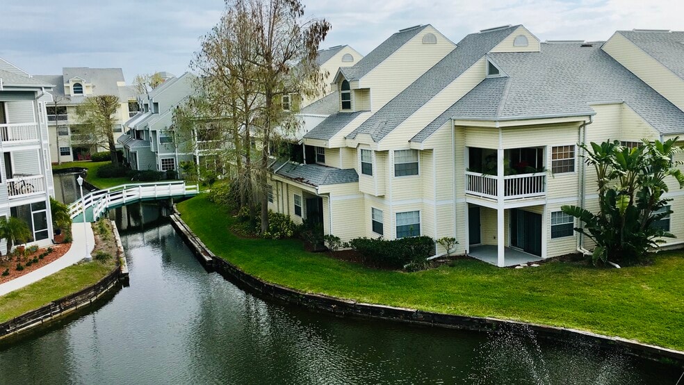 115 112th Ave NE, Saint Petersburg, FL for sale - Building Photo - Image 1 of 71