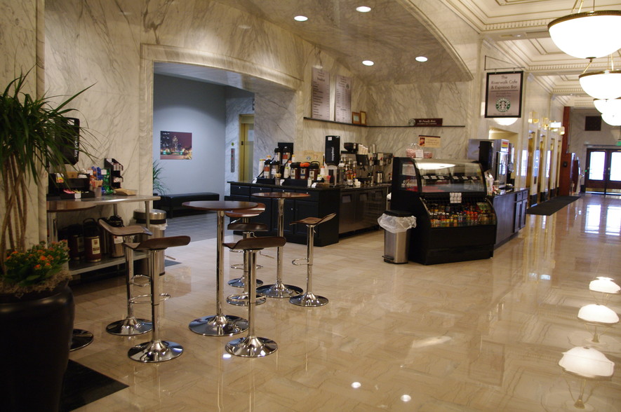 735 N Water St, Milwaukee, WI for lease - Lobby - Image 2 of 12