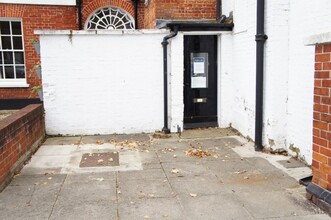 28 Broad St, Wokingham for lease Building Photo- Image 2 of 3