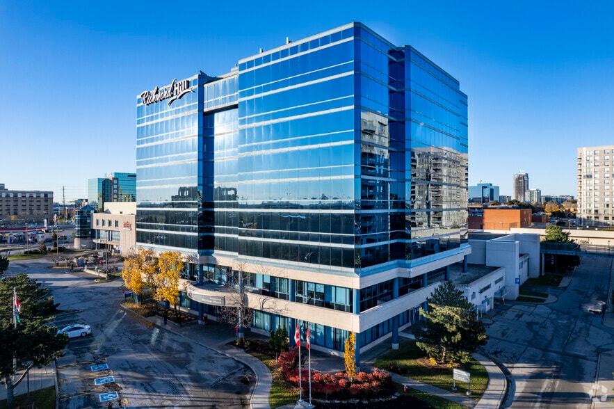 225 E Beaver Creek Rd, Richmond Hill, ON for lease - Building Photo - Image 2 of 5