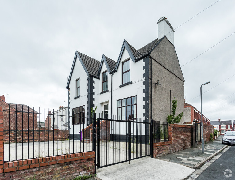 108 Warbreck Moor Rd, Liverpool for sale - Primary Photo - Image 1 of 1