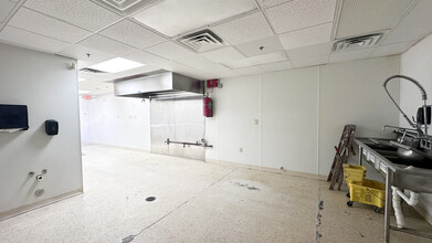 1226 Museum Square Dr, Sugar Land, TX for lease Interior Photo- Image 2 of 4