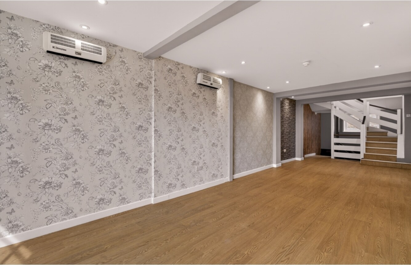 1-2 West St, Chichester for lease Interior Photo- Image 1 of 1