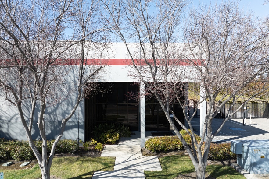 3030 Corvin Dr, Santa Clara, CA for sale - Building Photo - Image 2 of 7