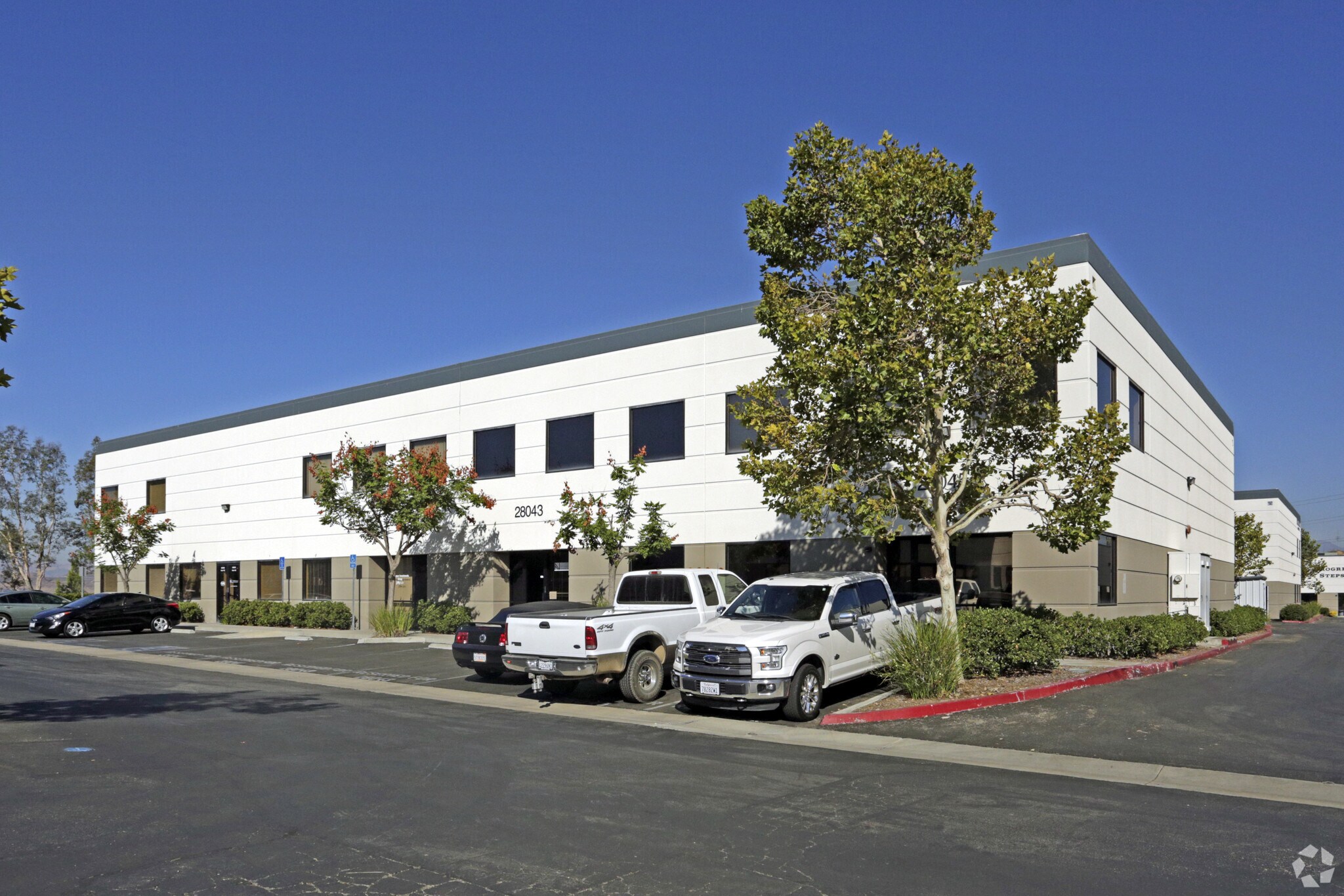 28041 Smyth Dr, Valencia, CA for lease Primary Photo- Image 1 of 33