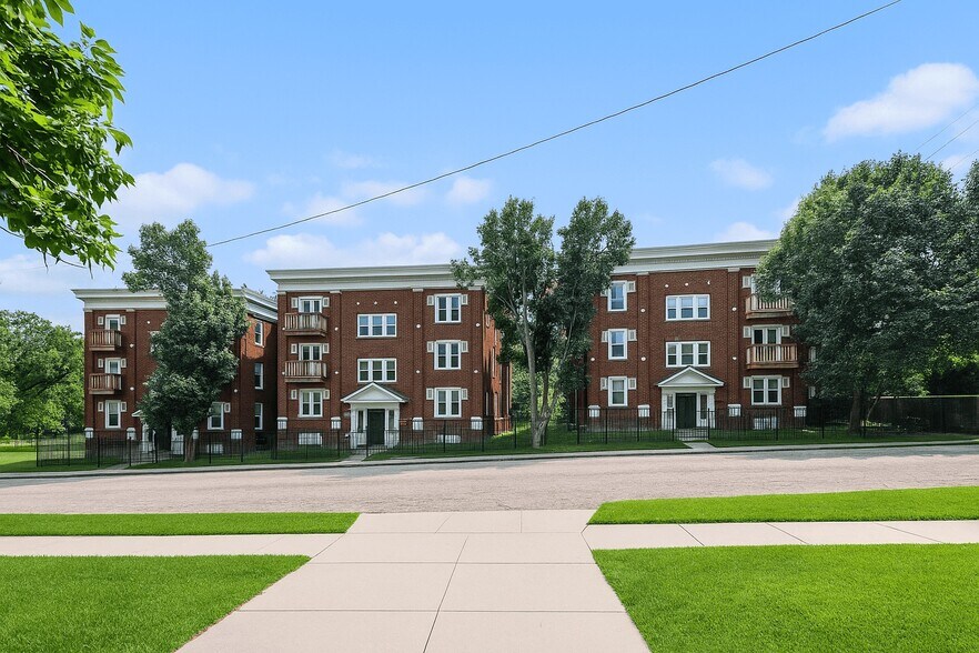 3113-3123 Thompson Ave, Kansas City, MO for sale - Building Photo - Image 1 of 1