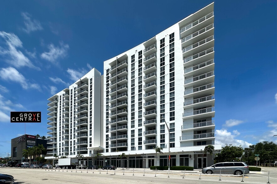 2700 SW 27th Ave, Miami, FL for lease - Building Photo - Image 2 of 3