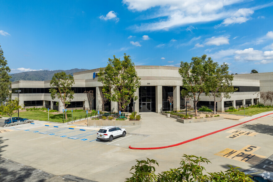 300 N Lone Hill Ave, San Dimas, CA for lease - Building Photo - Image 1 of 7