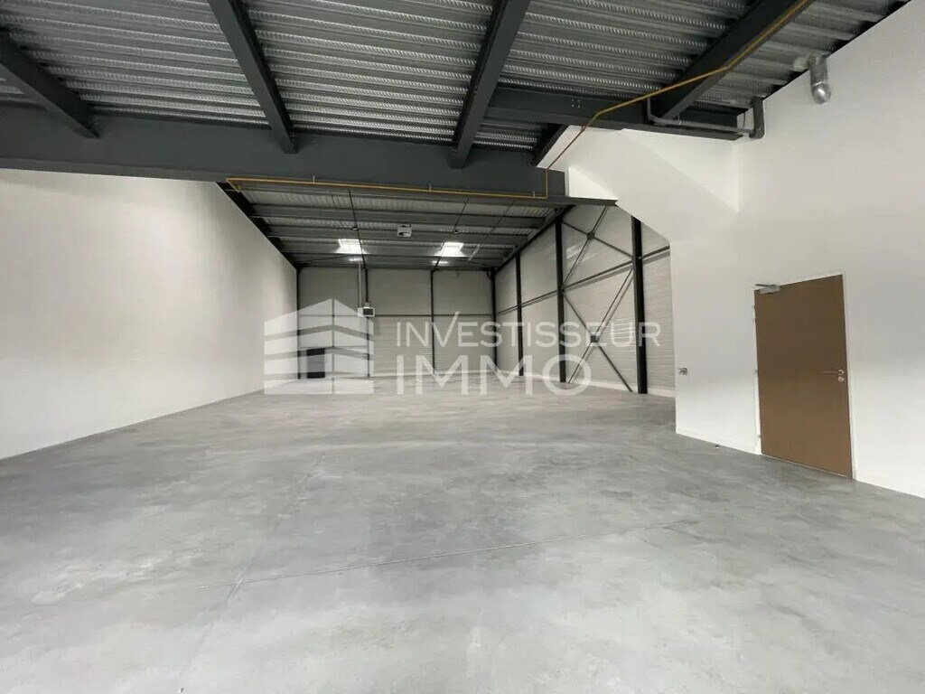 Location Local d'activités 467 m² - Photo 1