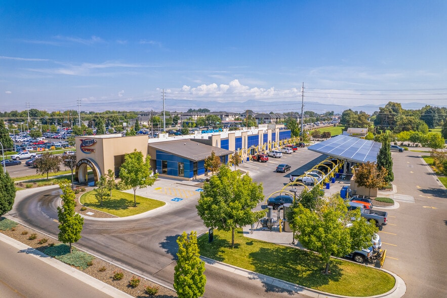 Rocket Express Car Wash Portfolio portfolio of 5 properties for sale on LoopNet.com - Building Photo - Image 1 of 5