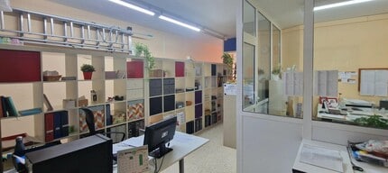Retail in Sant Cugat del Vallès, Barcelona for lease Interior Photo- Image 2 of 7