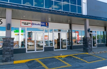 1375 Mcphillips St, Winnipeg, MB for lease Interior Photo- Image 2 of 4