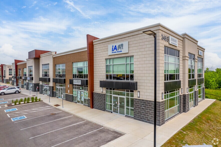 3465 Rebecca St, Oakville, ON for sale - Primary Photo - Image 1 of 11