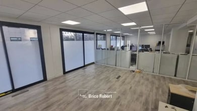 Office in Villeurbanne for lease Interior Photo- Image 2 of 5