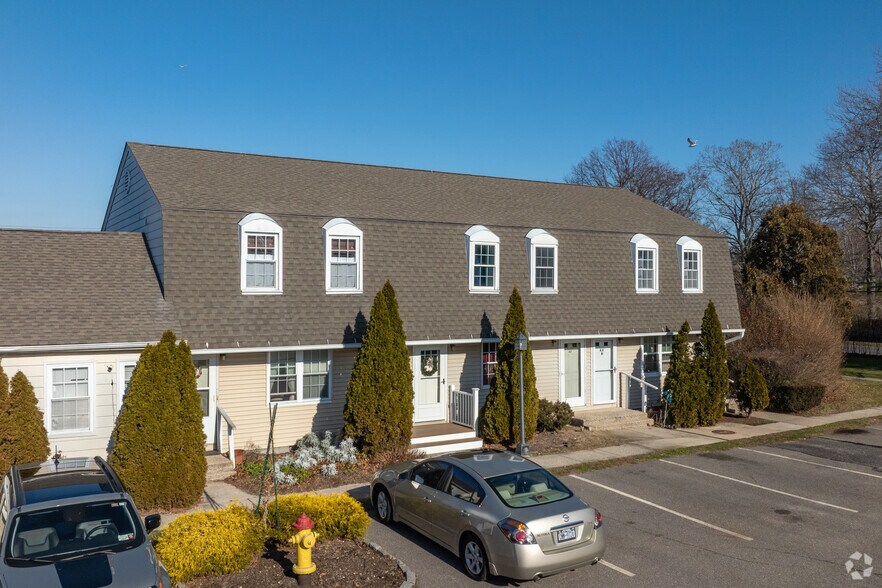 1000 9th St, Greenport, NY for sale - Primary Photo - Image 1 of 1