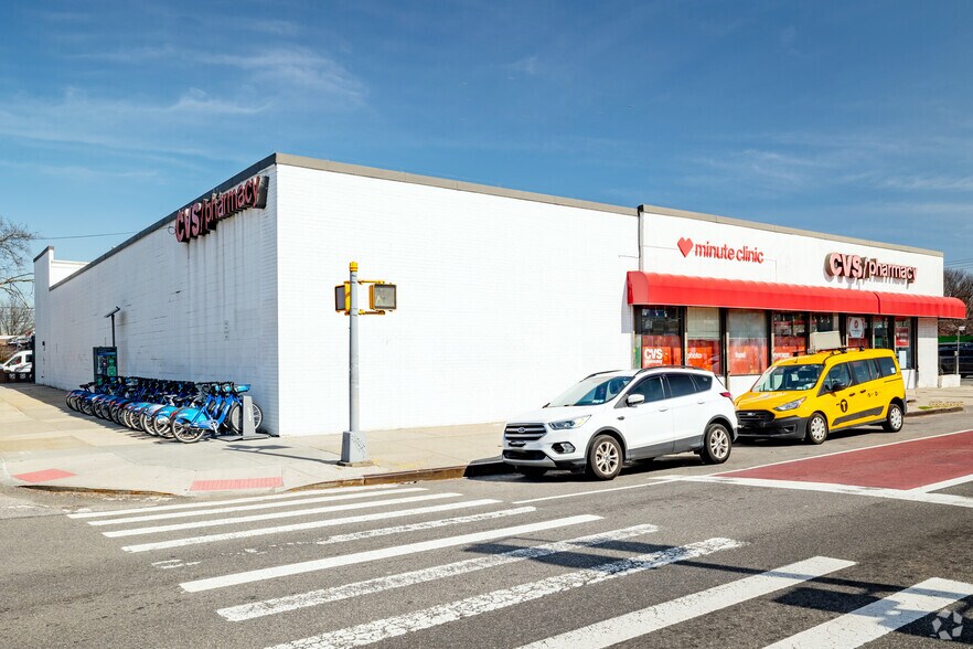 7209 Northern Blvd, Jackson Heights, NY 11372 CVS