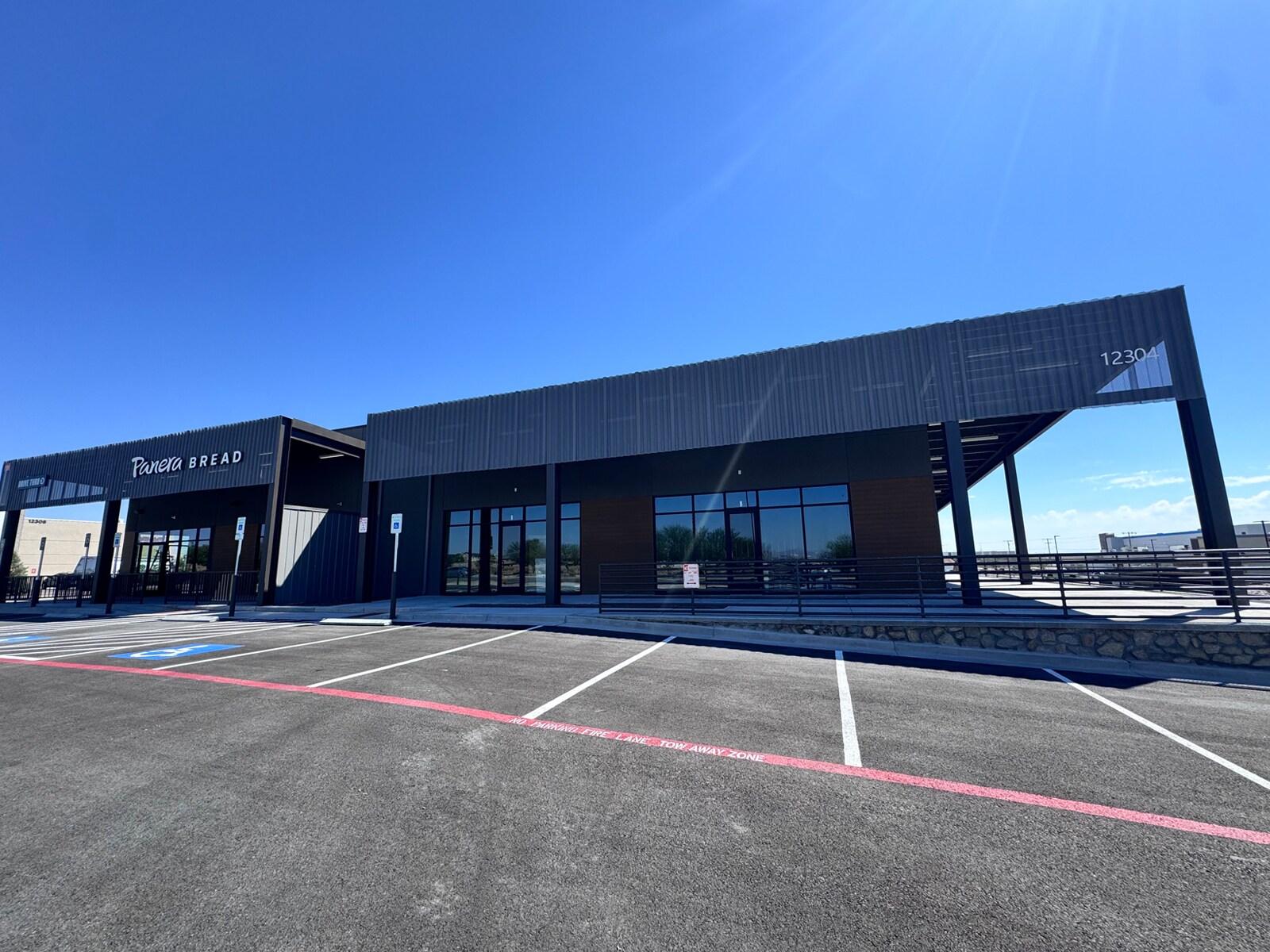 12304 Eastlake Blvd blvd, El Paso, TX for lease Building Photo- Image 1 of 2