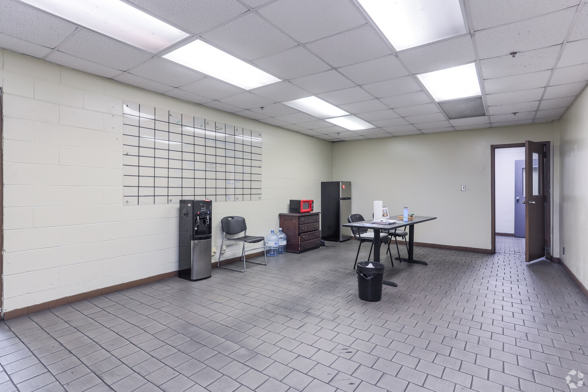 1061 Industrial Blvd, Lafayette, AL for lease Interior Photo- Image 1 of 8