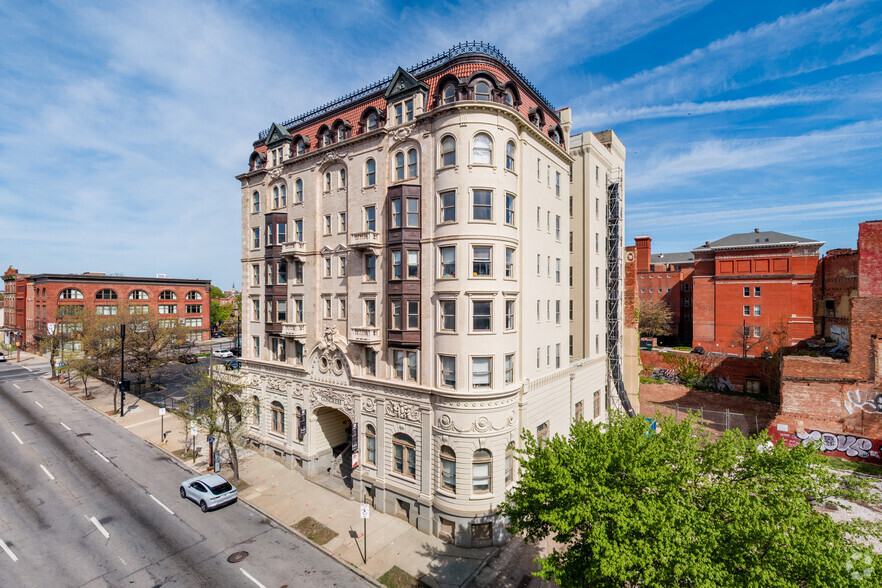 306 W Franklin St, Baltimore, MD for lease - Primary Photo - Image 1 of 46