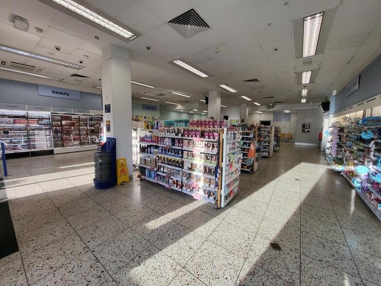 1a-3 Market Pl, Hyde for sale - Building Photo - Image 2 of 10