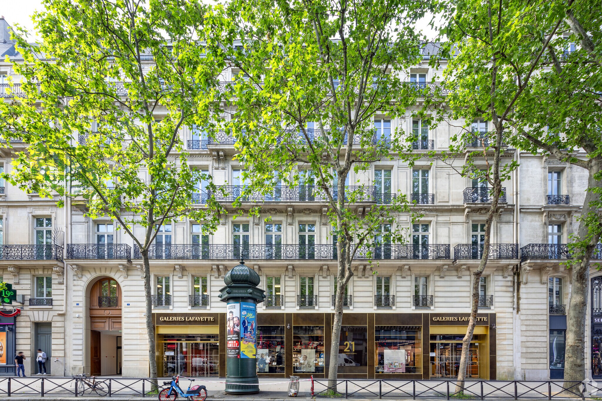 Office in Paris for lease Primary Photo- Image 1 of 4