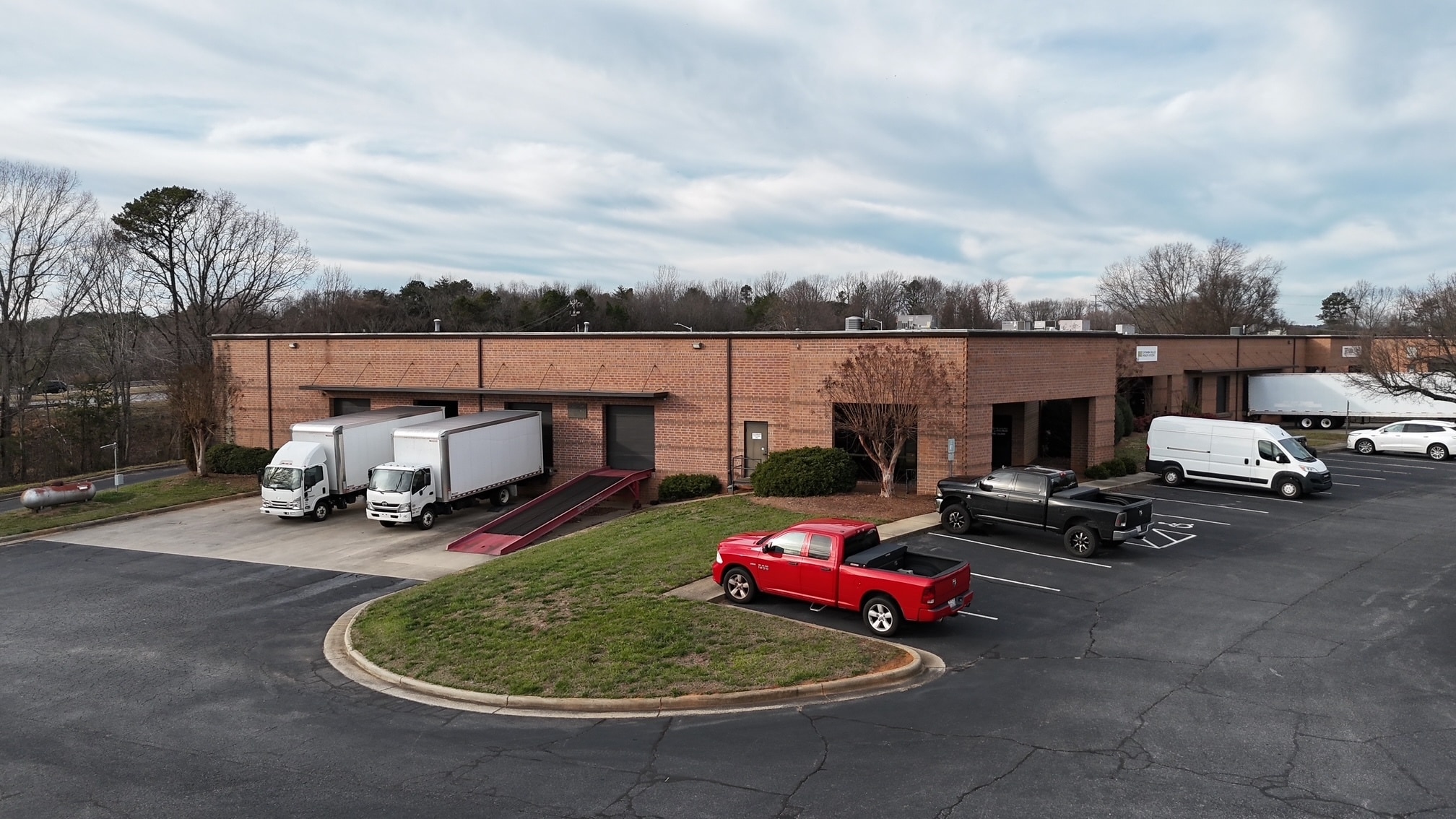 822-826 22nd Street Pl SE, Hickory, NC for lease Interior Photo- Image 1 of 12