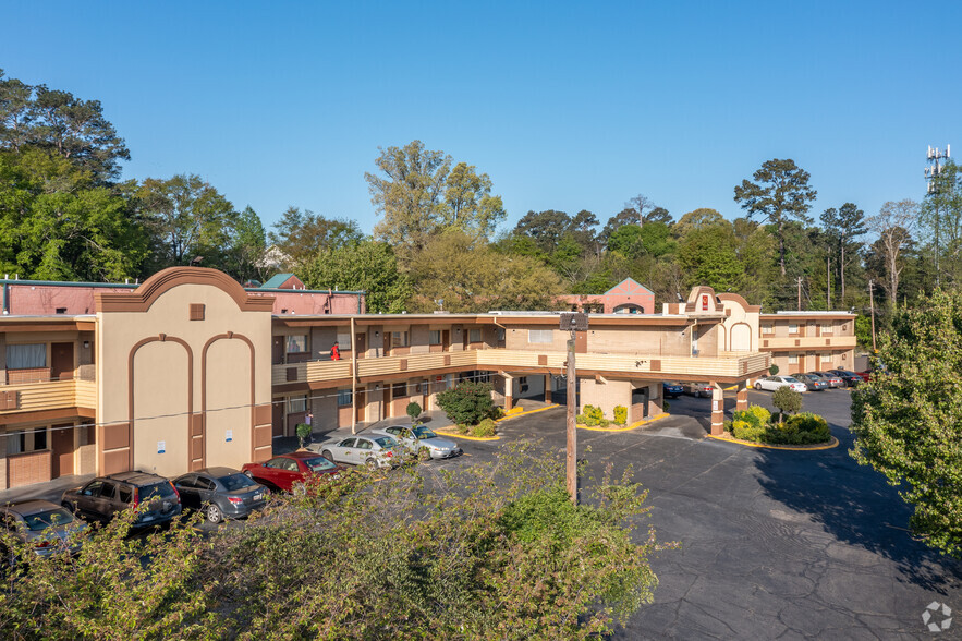 1990 Riverside Dr, Macon, GA for sale - Primary Photo - Image 1 of 1