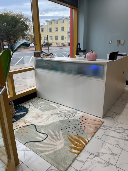 340 High St, Portsmouth, VA for lease - Lobby - Image 2 of 6