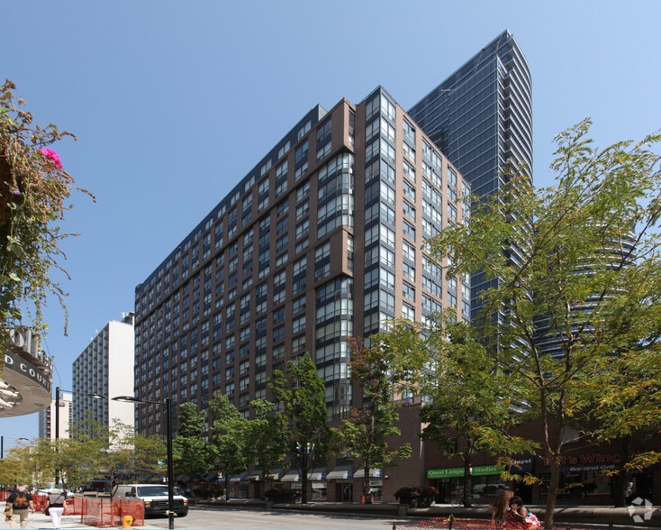 1-5 Carlton St, Toronto, ON for lease - Building Photo - Image 3 of 6