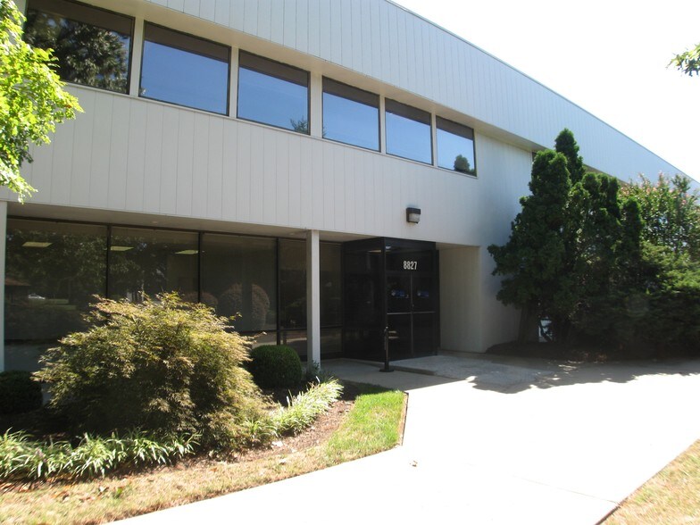 8827 Staples Mill Rd, Richmond, VA 23228