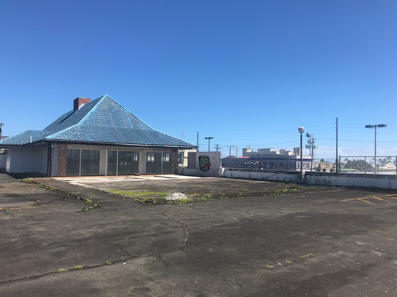 250 Kinoole St, Hilo, HI for lease - Building Photo - Image 1 of 3