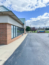 107 Valley Dr, Elburn, IL for lease Building Photo- Image 2 of 9