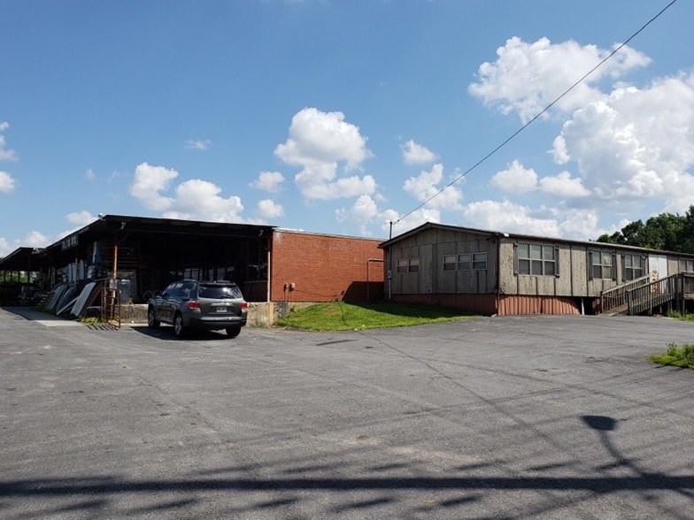 33 SW Lumpkin Campground Rd, Dawsonville, GA for lease - Building Photo - Image 3 of 11