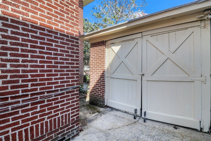 210 E 48th St, Savannah, GA for sale - Building Photo - Image 2 of 40