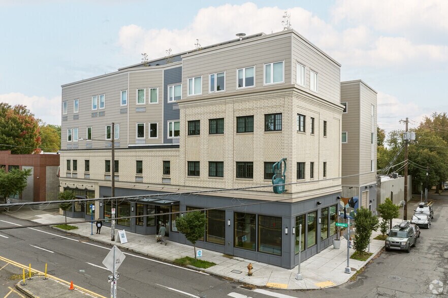 1616 E Burnside St, Portland, OR for sale - Building Photo - Image 1 of 1