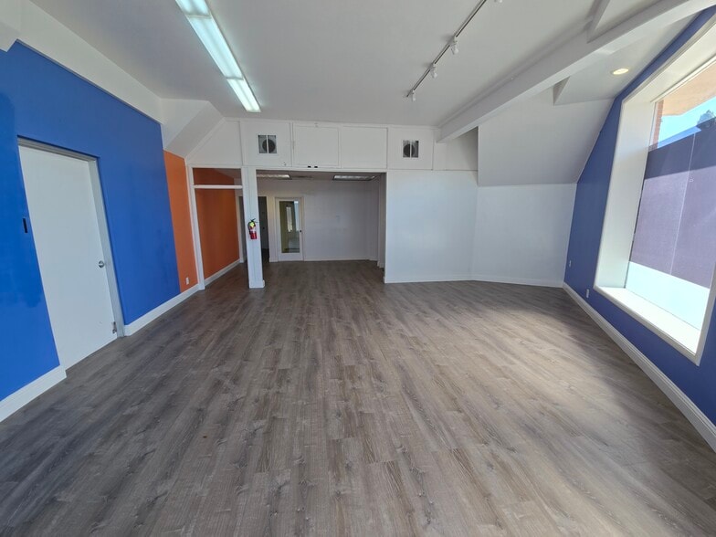 1747-1749 Broadway St, Redwood City, CA for lease - Building Photo - Image 2 of 17