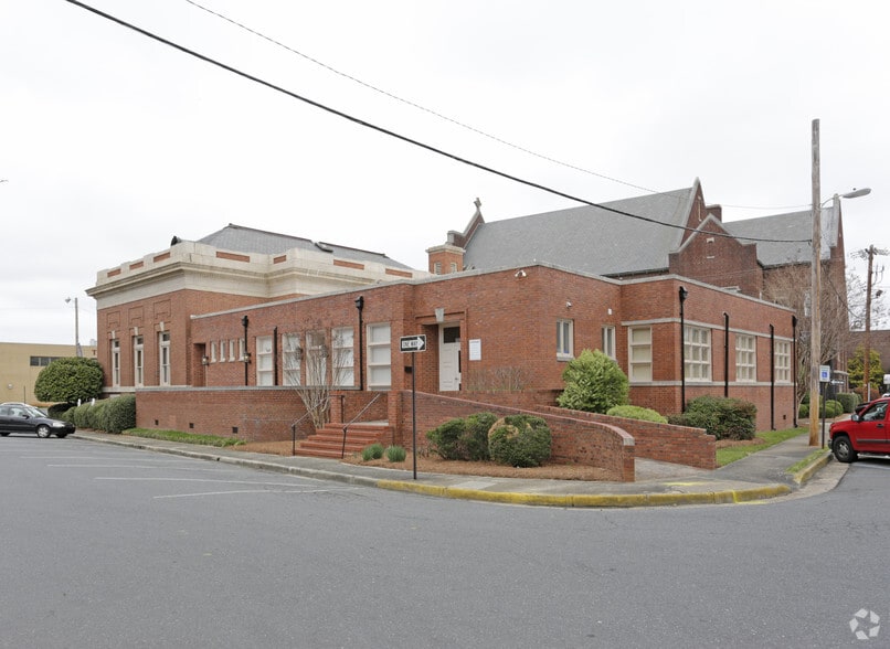 325 S Oakland Ave, Rock Hill, SC for lease - Building Photo - Image 2 of 6