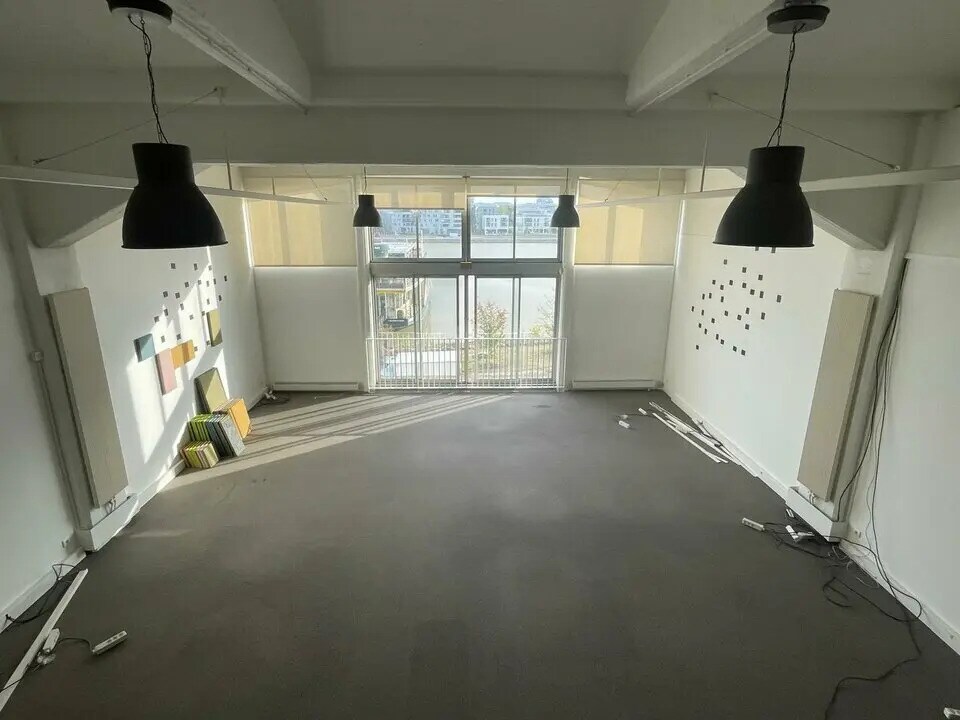Office in Bordeaux for lease Building Photo- Image 1 of 7